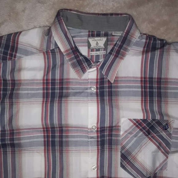 Volcom button down - Picture 2 of 3